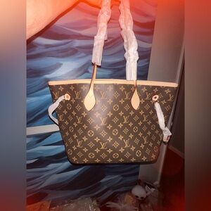 Elegant. Shoulders bag